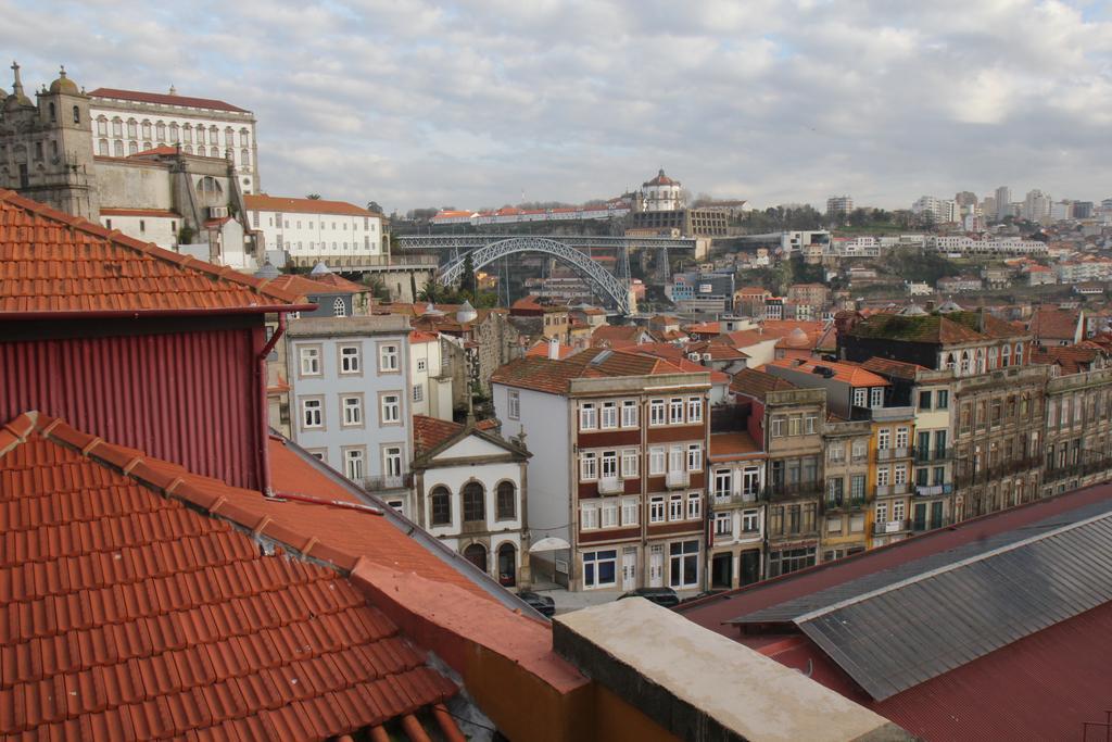 Low Cost Tourist - Palacio Da Bolsa